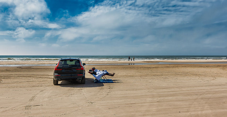 Vejers Strand Auto am Strand